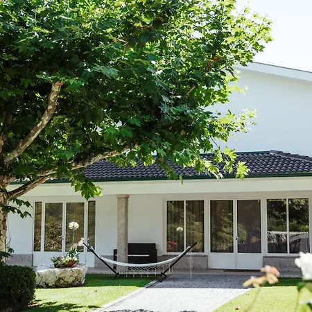 別荘 Quinta Da Ponte By Geres Casas *